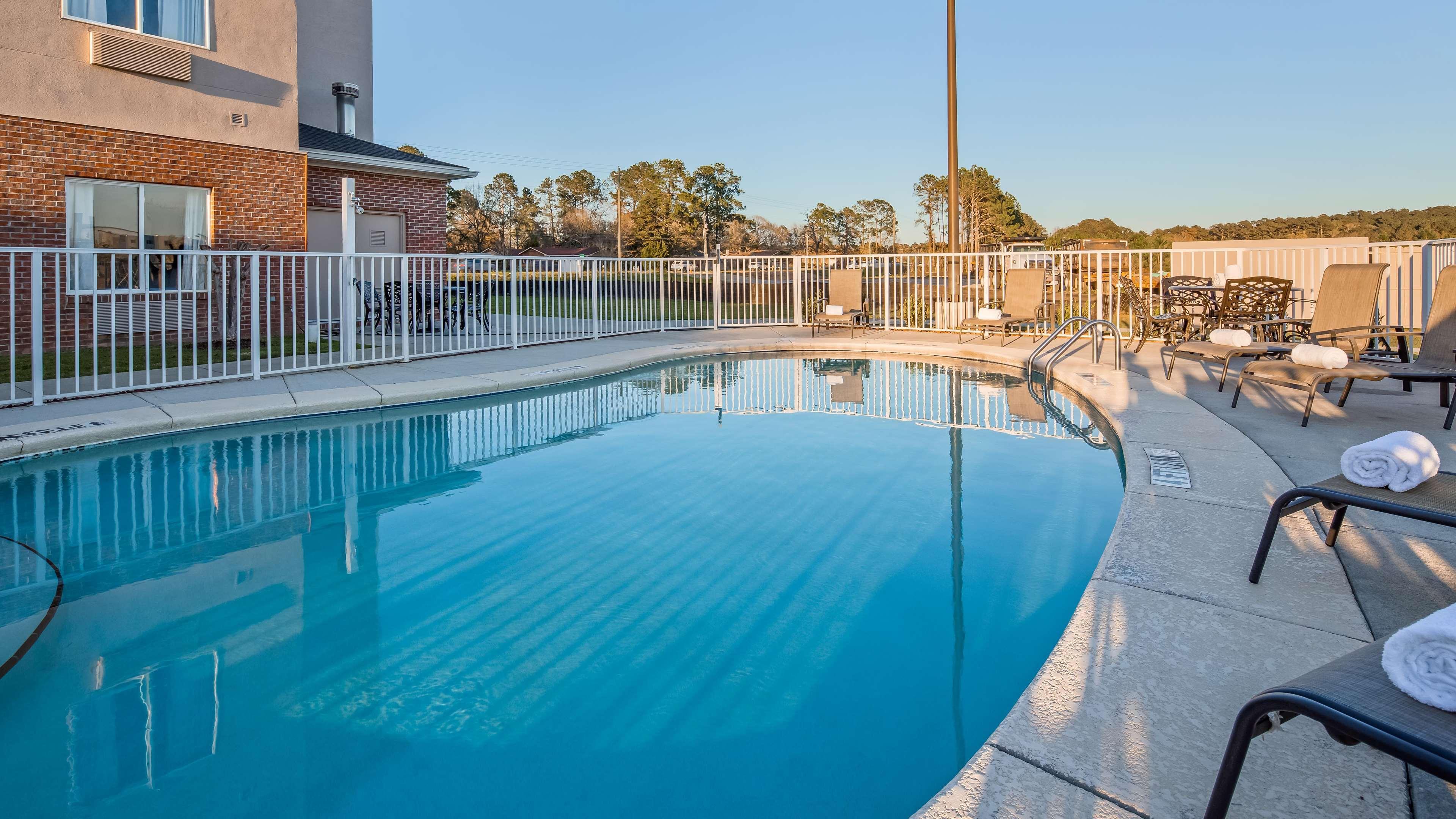 Best Western Dothan Inn & Suites Exteriör bild