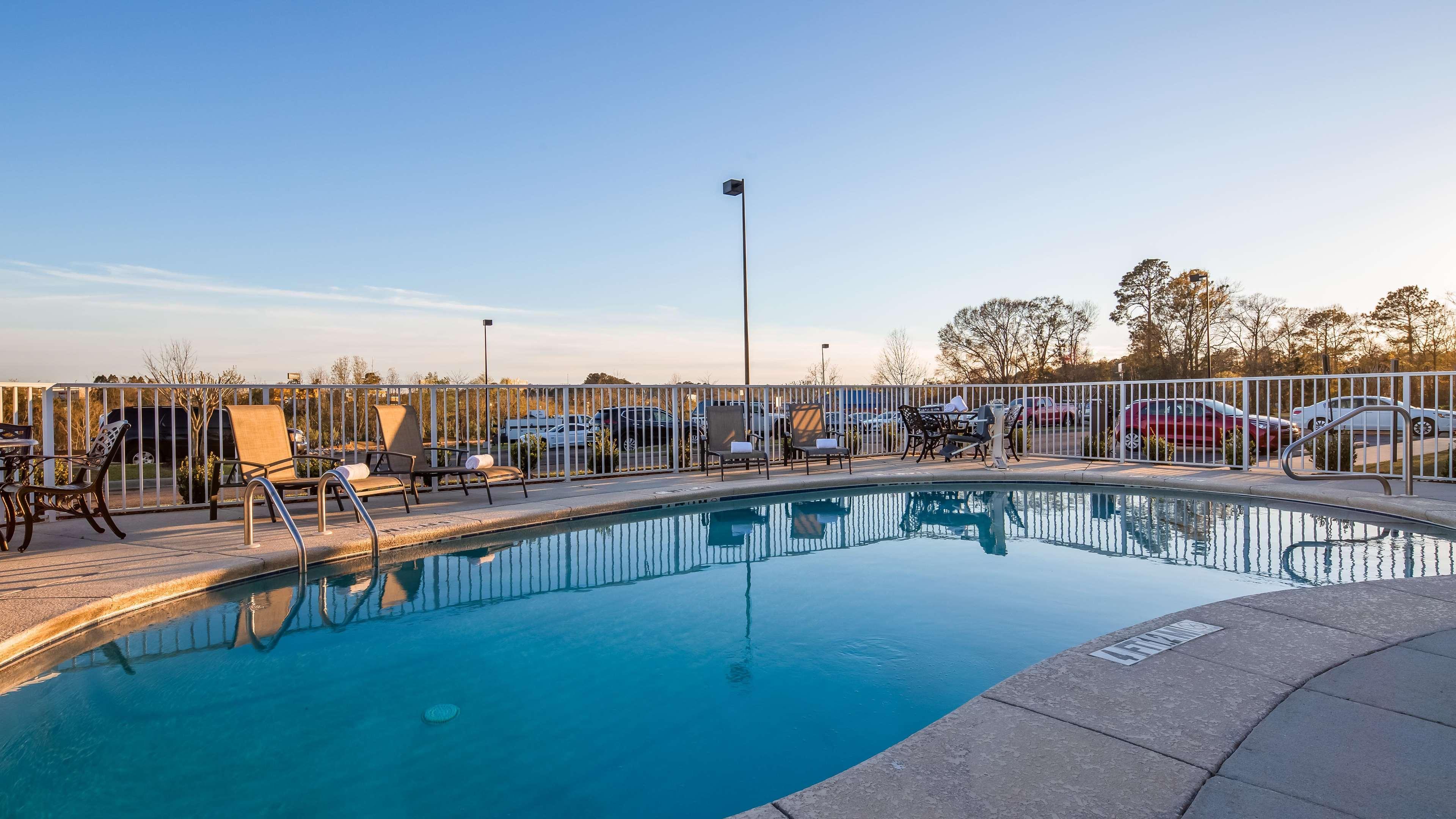 Best Western Dothan Inn & Suites Exteriör bild